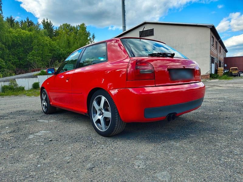 Second-hand Audi A3 180 CP (132 kW) 1999 Roșu Hatchback