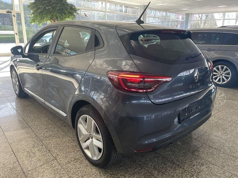 Gebraucht Renault Clio V Experience 67 PS (49 kW) 2021 Grau (metallic) Limousine