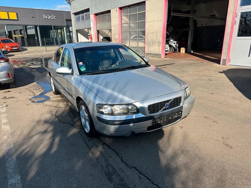 Gebraucht Volvo S60 140 PS (102 kW) 2002 Silber Limousine