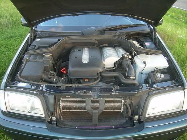 Gebraucht Mercedes C200 102 PS (75 kW) 1999 Andere farbe metallic Limousine