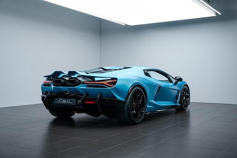 Usata Lamborghini Revuelto 1016 CV (747 kW) 2025 Blu Coupé