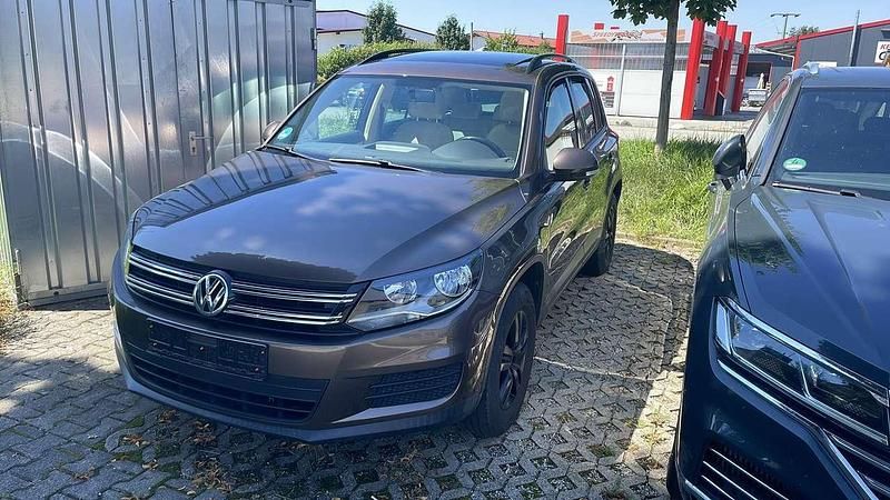 Gebraucht VW Tiguan Trendline 140 PS (102 kW) 2012 Braun SUV