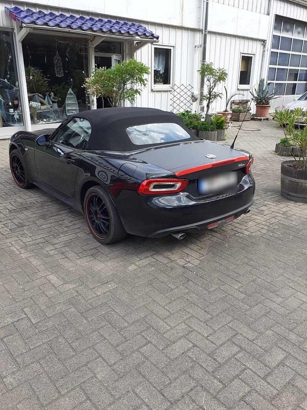 Gebraucht Fiat 124 140 PS (102 kW) 2018 Schwarz Cabrio
