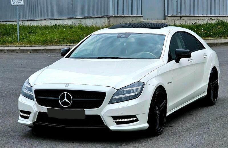 Weiß Gebraucht 2012 Mercedes CLS500 Limousine | 22.500 € - Bild 1/4