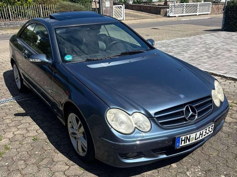 Blau Gebraucht 2007 Mercedes CLK200 Avantgarde Coupé | 7.690 € (Fairer Preis) - Bild 1/4