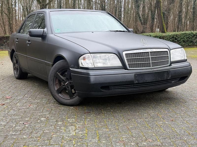 Gebraucht Mercedes C280 196 PS (144 kW) 1995 Schwarz Limousine