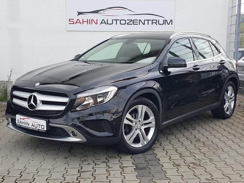 Schwarz Gebraucht 2016 Mercedes GLA220 SUV | 16.000 € (Fairer Preis) - Bild 1/4