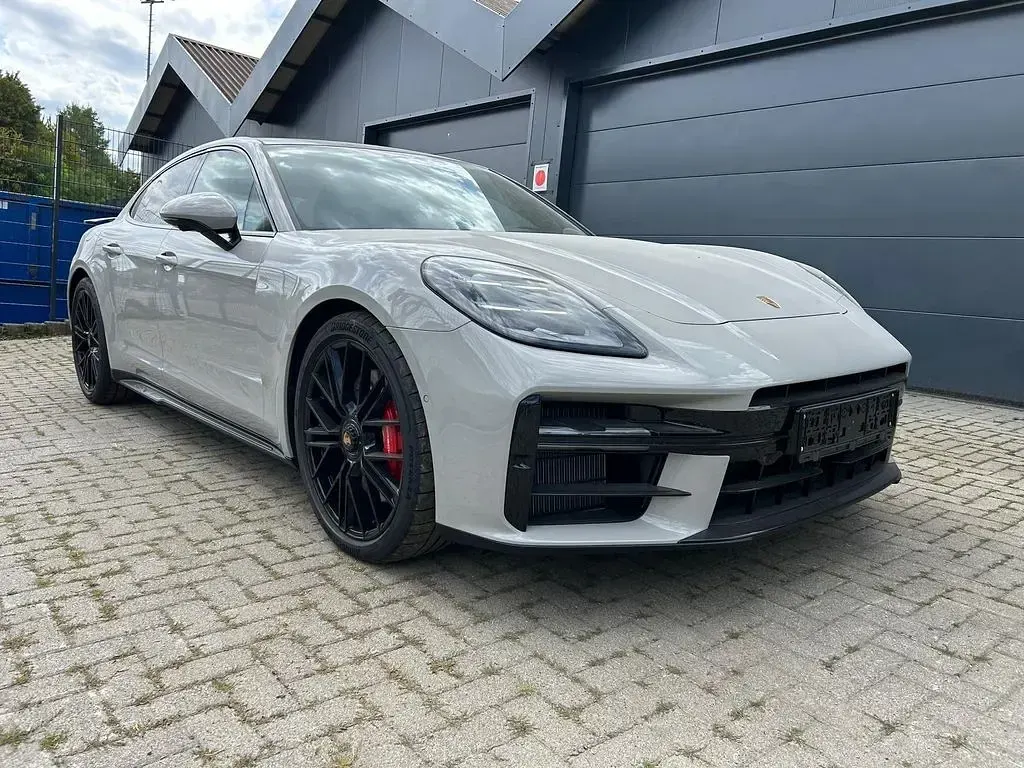 Neu Porsche Panamera GTS 500 PS (367 kW) 2025 Grau Kleinwagen