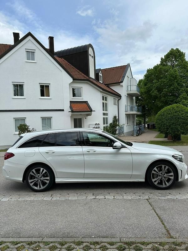Gebraucht Mercedes C400 333 PS (244 kW) 2018 Weiß Kombi