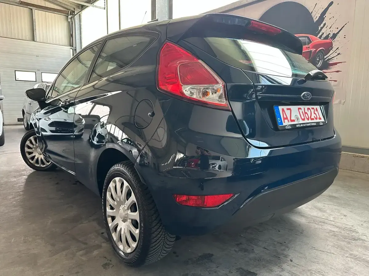Gebraucht Ford Fiesta Trend 97 PS (71 kW) 2017 Blau Kleinwagen