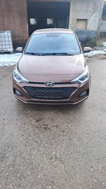 Gebraucht Hyundai i20 Active 101 PS (74 kW) 2018 Braun Kleinwagen
