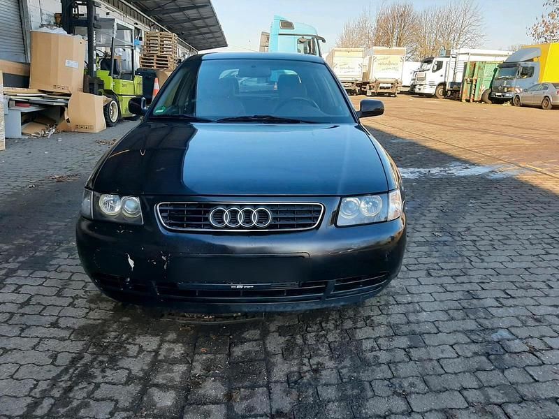 Schwarz Gebraucht 2001 Audi A3 Limousine | 1.100 € (Guter Preis) - Bild 1/4