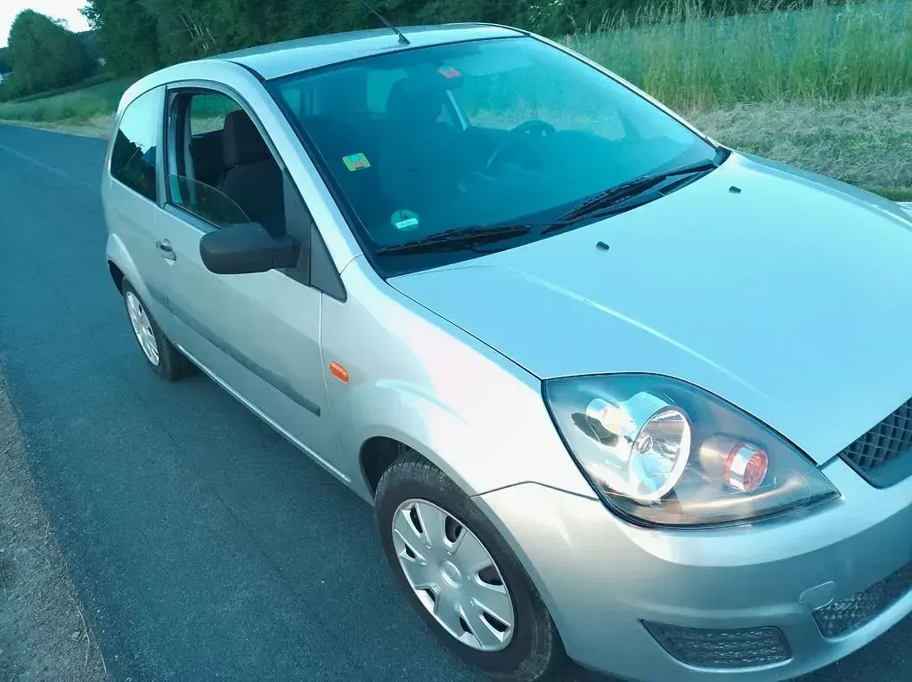 Gebraucht Ford Fiesta Fun X 80 PS (58 kW) 2007 Silber Kleinwagen