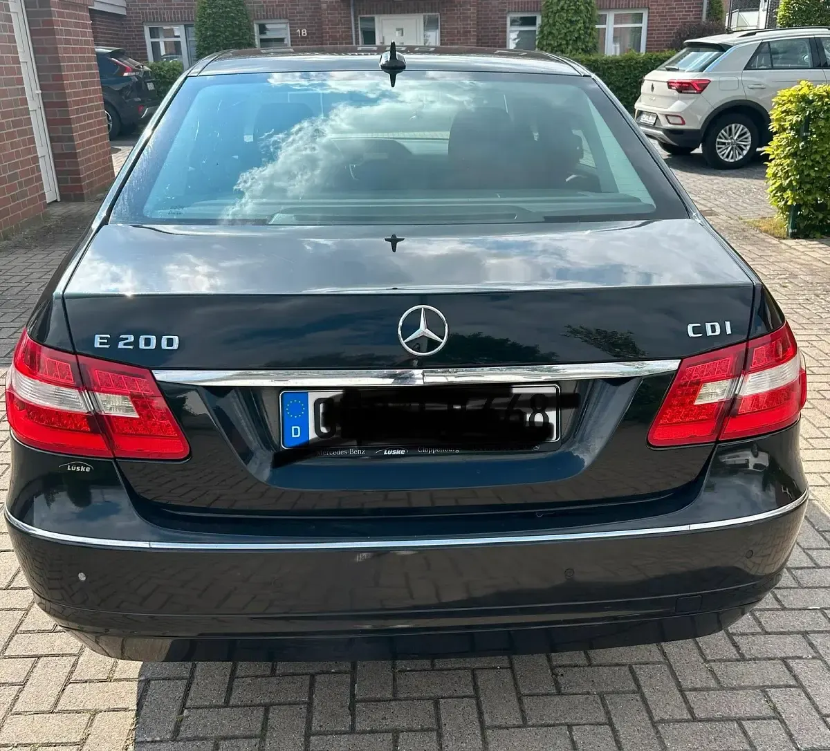 Gebraucht Mercedes E200 136 PS (100 kW) 2011 Schwarz Limousine