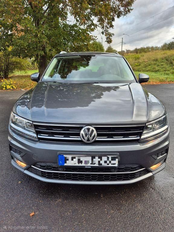 Grau Gebraucht 2017 VW Tiguan Trendline SUV | 17.800 € (Etwas zu teuer) - Bild 1/4