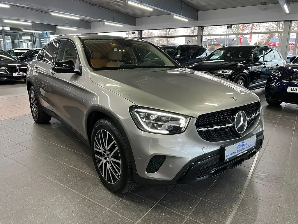 Gebraucht Mercedes GLC300 Night 245 PS (180 kW) 2022 Mojavesilber SUV