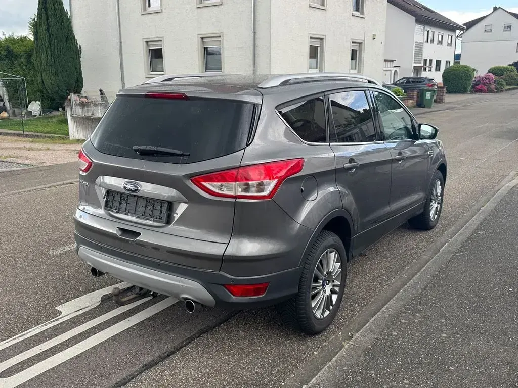 Usata Ford Kuga Titanium 140 CV (102 kW) 2013 Grigio SUV