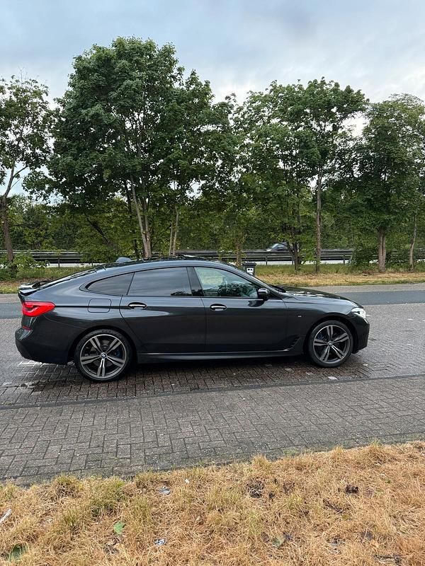 Grau Gebraucht 2018 BMW 630 Sport Line Coupé | 27.000 € (Fairer Preis) - Bild 1/4