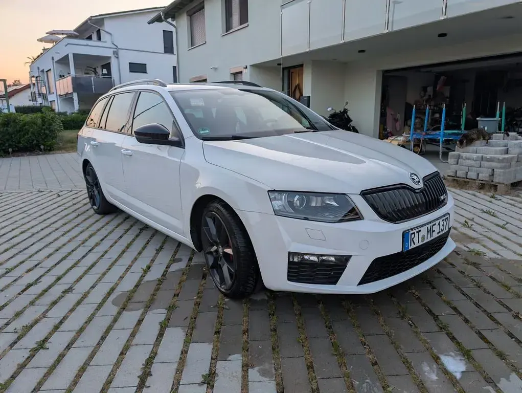 Gebraucht Skoda Octavia RS 220 PS (161 kW) 2016 Weiß Kombi