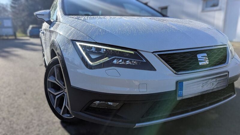 Weiß Gebraucht 2017 Seat Leon X-Perience 4Drive Kombi | 14.200 € (Fairer Preis) - Bild 1/2