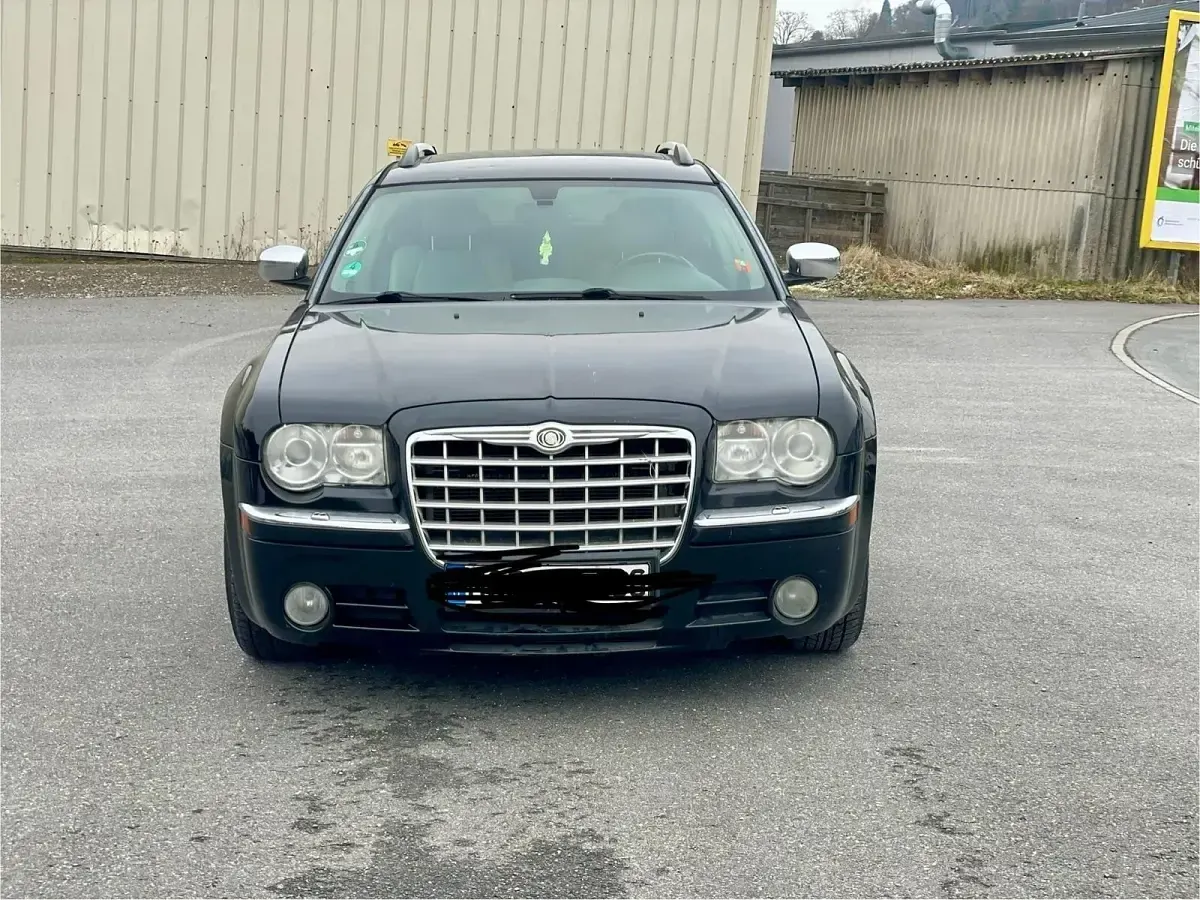 Używany Chrysler 300C 218 KM (160 kW) 2007 Czarny Kombi