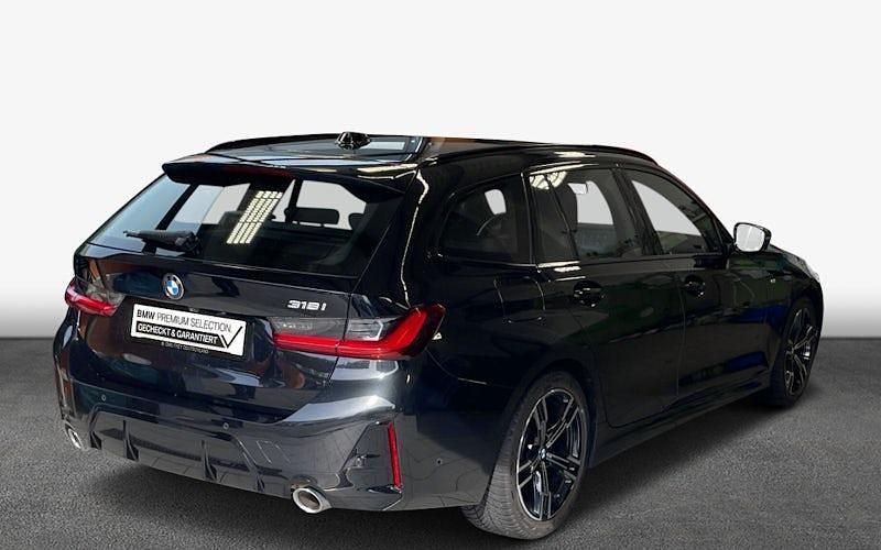 Gebraucht BMW 318 Performance 156 PS (114 kW) 2023 Saphirschwarz metallic Kombi