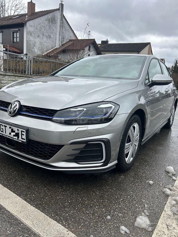 Gebraucht VW Golf VII GTE 204 PS (150 kW) 2019 Grau Limousine