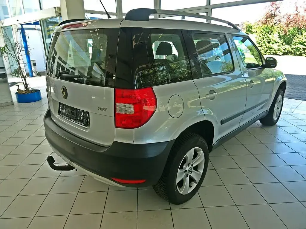 Gebraucht Skoda Yeti Ambition 140 PS (102 kW) 2013 Silber SUV