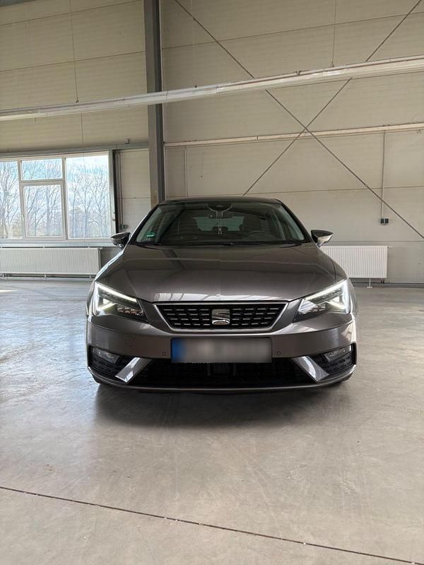Second-hand Seat Leon XCELLENCE 150 CP (110 kW) 2017 Gri Berlinǎ