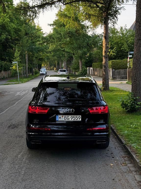 Gebraucht Audi Q7 Ambiente 272 PS (200 kW) 2016 Schwarz SUV