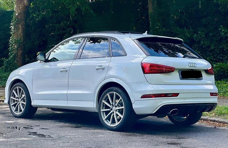 Weiß Gebraucht 2015 Audi RS Q3 Ambiente SUV | 21.500 € (Teuer) - Bild 1/4