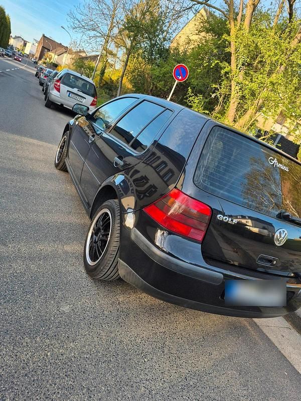 Gebraucht VW Golf IV 105 PS (77 kW) 2002 Schwarz Kleinwagen
