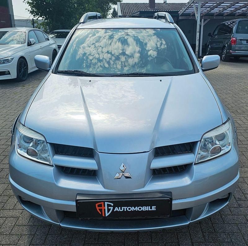 Gebraucht Mitsubishi Outlander Intense 136 PS (100 kW) 2006 Silber SUV