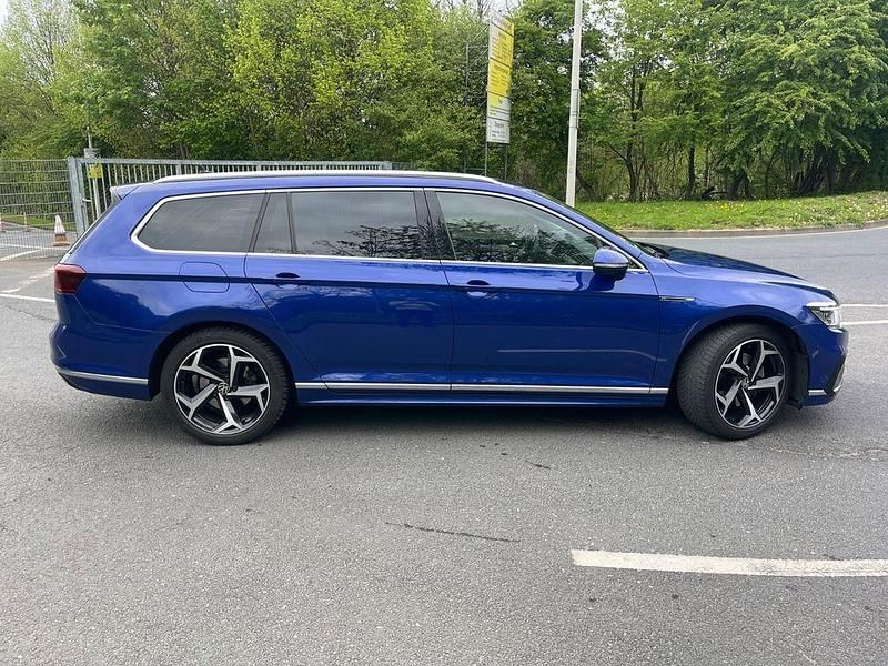 Gebraucht VW Passat R-line 200 PS (147 kW) 2020 Blau Kombi