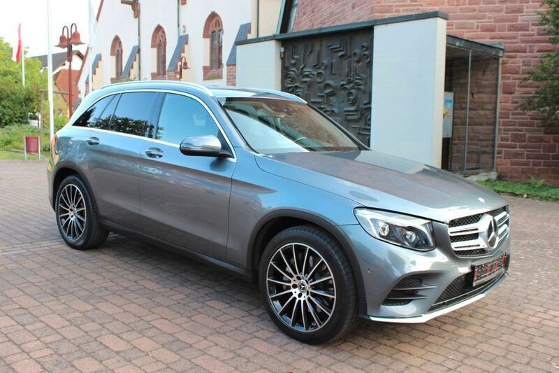 Grau Gebraucht 2016 Mercedes GLC250 AMG SUV | 27.400 € (Fairer Preis) - Bild 1/4