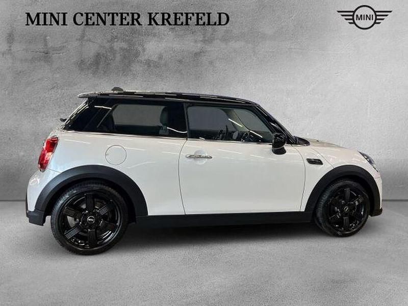 Gebraucht Mini Cooper Classic 136 PS (100 kW) 2023 Weiss Kleinwagen
