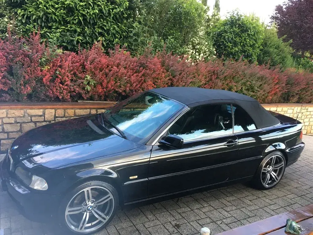 Gebraucht BMW 320 Cabriolet Performance 170 PS (125 kW) 2001 Schwarz Cabrio