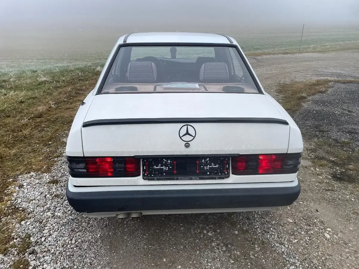 Gebraucht Mercedes 190 125 PS (91 kW) 1989 Weiß Limousine