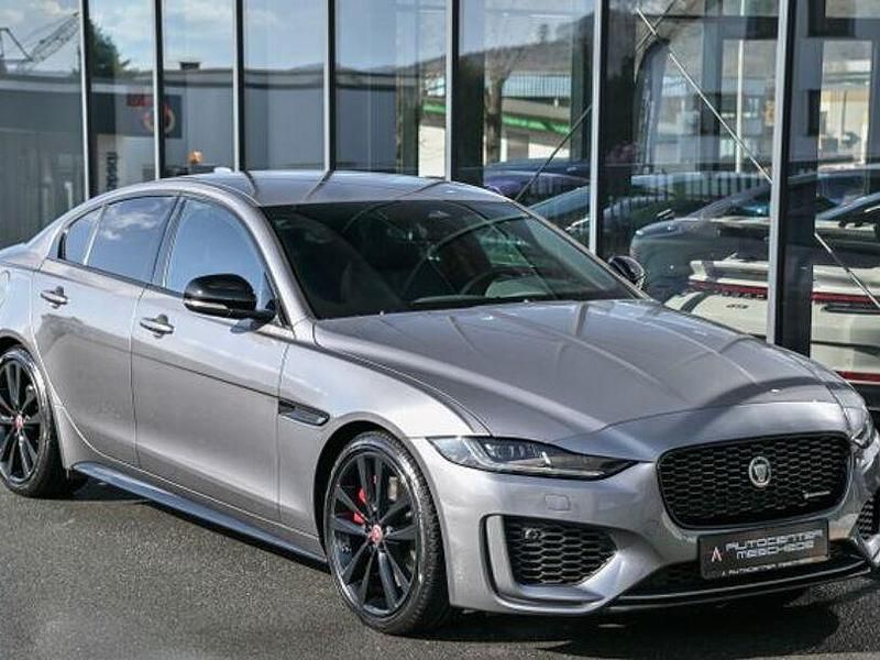 Gebraucht Jaguar XE R-Dynamic 250 PS (183 kW) 2023 Eiger grey metallic Limousine