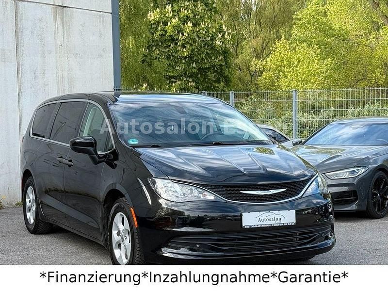 Używany Chrysler Pacifica 291 KM (214 kW) 2022 Czarny Van