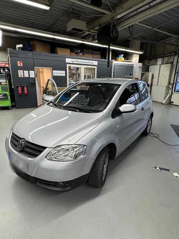 Gebraucht VW Fox 60 PS (44 kW) 2011 Silber Kleinwagen