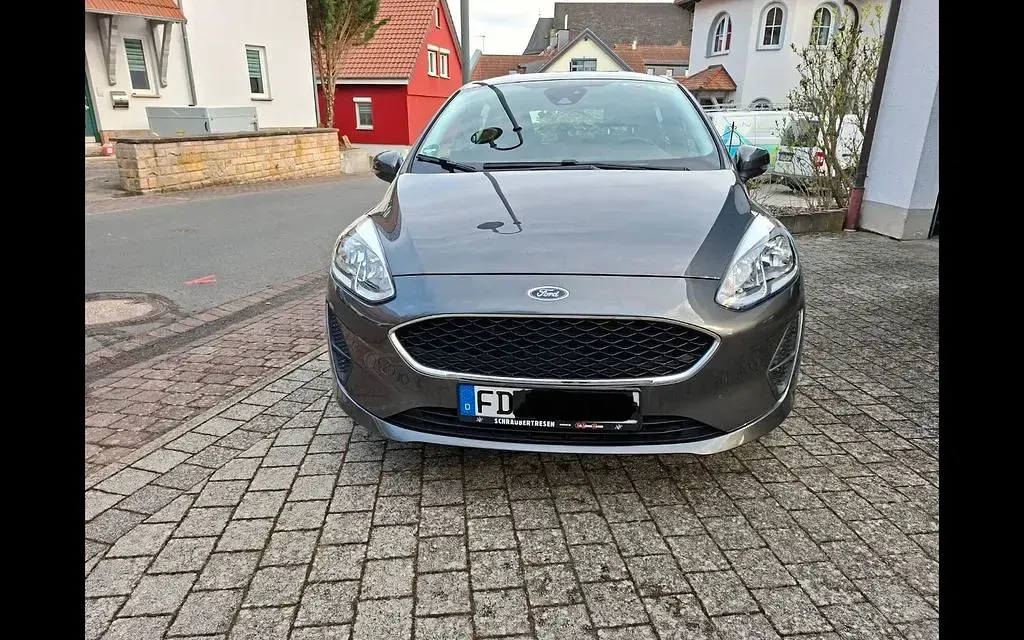 Gebraucht Ford Fiesta Cool & Connect 86 PS (63 kW) 2018 Grau Kleinwagen