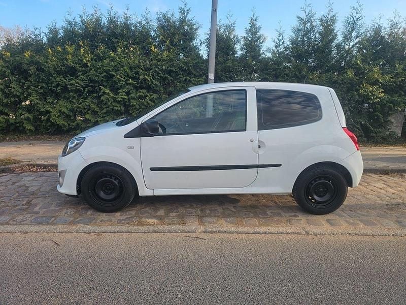 Second-hand Renault Twingo Expression 75 CP (55 kW) 2011 Alb Hatchback