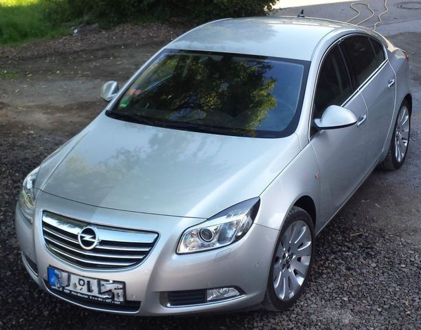 Gebraucht Opel Insignia Cosmo 160 PS (117 kW) 2010 Silber metallic Limousine