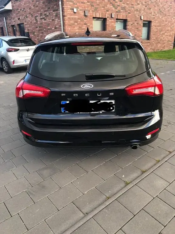 Gebraucht Ford Focus Active 150 PS (110 kW) 2020 Schwarz Limousine