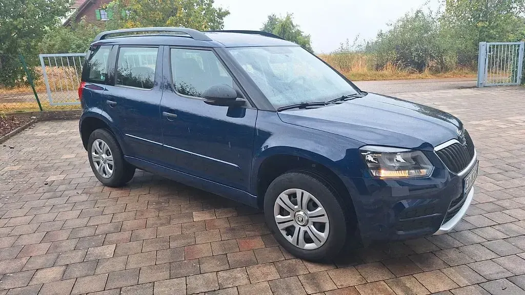 Gebraucht Skoda Yeti Active 110 PS (80 kW) 2016 Blau SUV