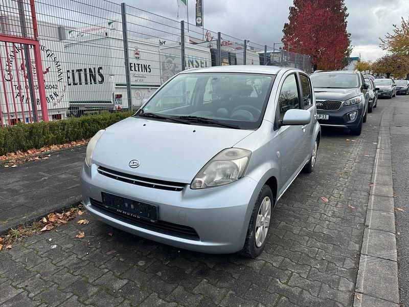 Grau Gebraucht 2007 Daihatsu Sirion Kleinwagen | 990 € (Fairer Preis) - Bild 1/4
