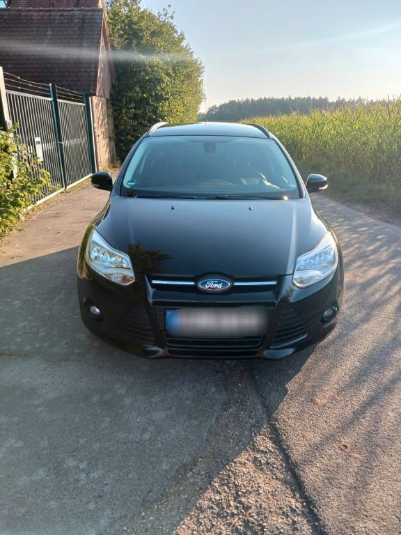 Schwarz Gebraucht 2014 Ford Focus SYNC Edition Kombi | 5.499 € (Fairer Preis) - Bild 1/4