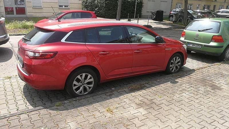 Gebraucht Renault Mégane IV LIMITED 140 PS (102 kW) 2019 Rot Limousine