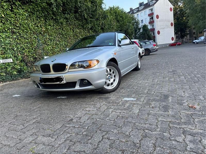 Silber Gebraucht 2003 BMW 318 Cabriolet Sport Line Cabrio | 4.990 € (Guter Preis) - Bild 1/4